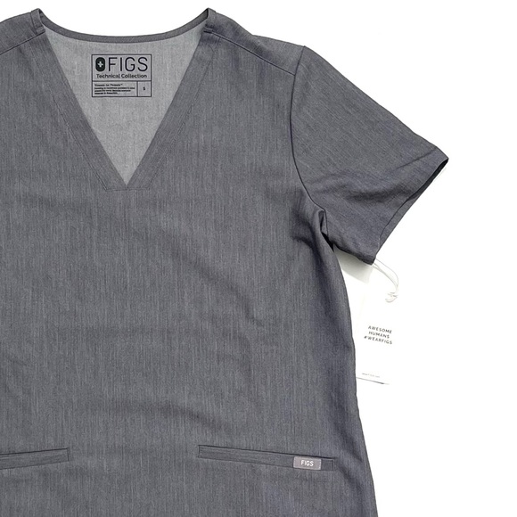 FIGS Casma Three-Pocket Scrub Top - Picture 2 of 7